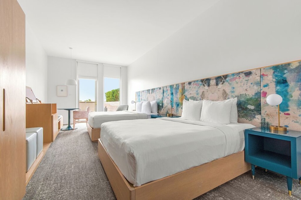 Deluxe Room, 2 Queen Beds, Balcony