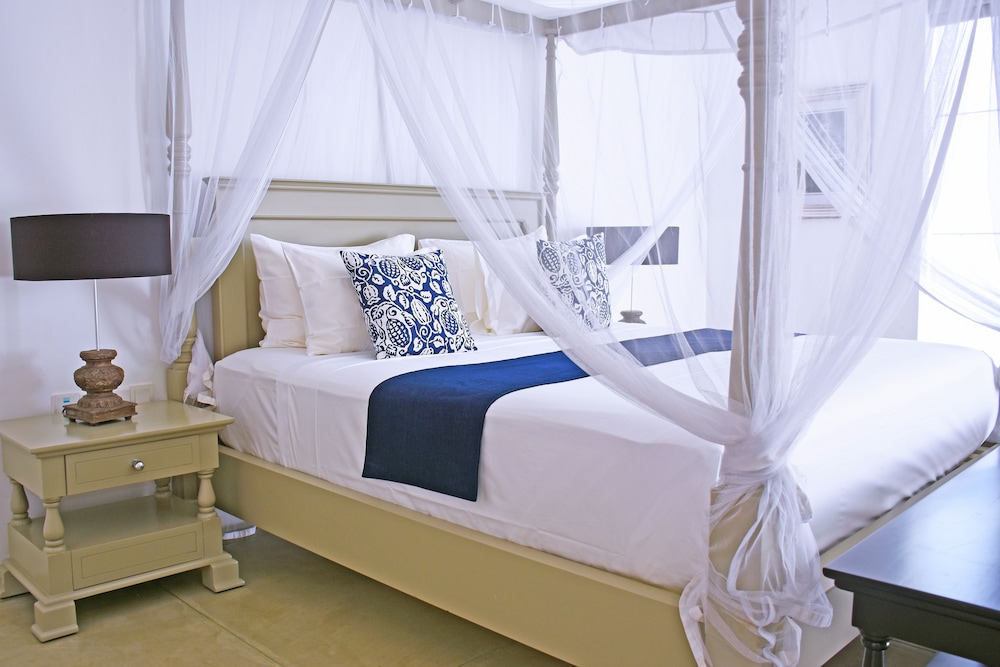 Deluxe Double Room with Side Sea View photo 3