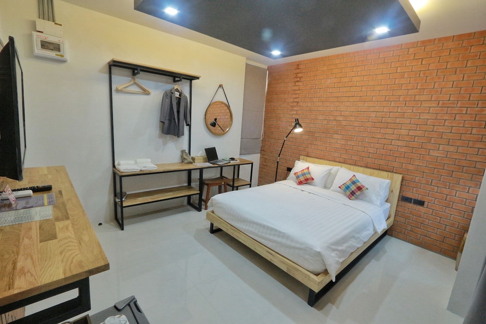 Basic Double Room photo 2