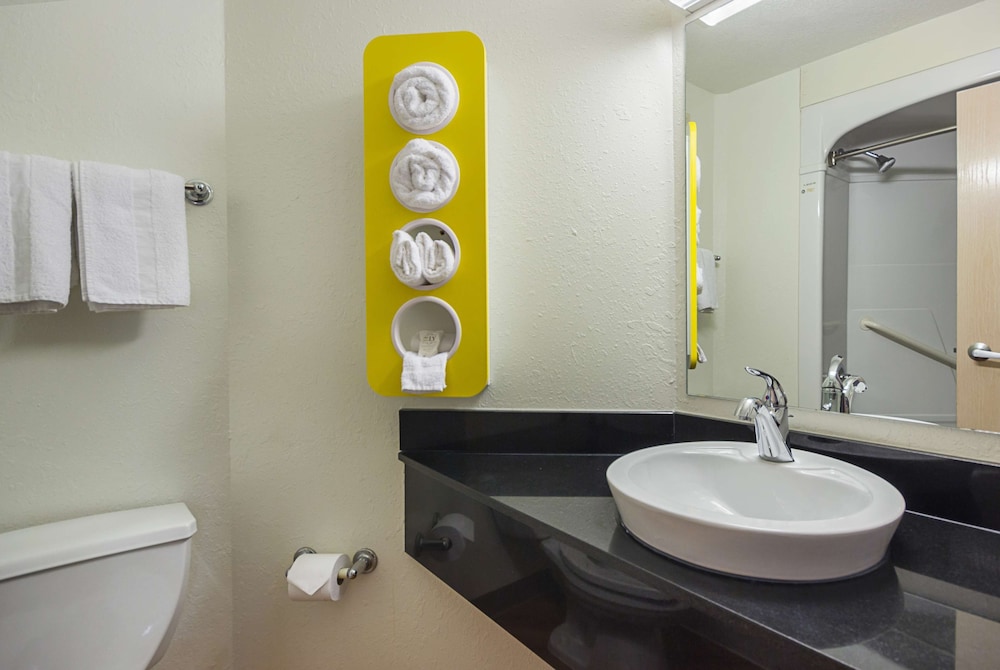 Deluxe Room, 2 Double Beds, Non Smoking, Refrigerator photo 3