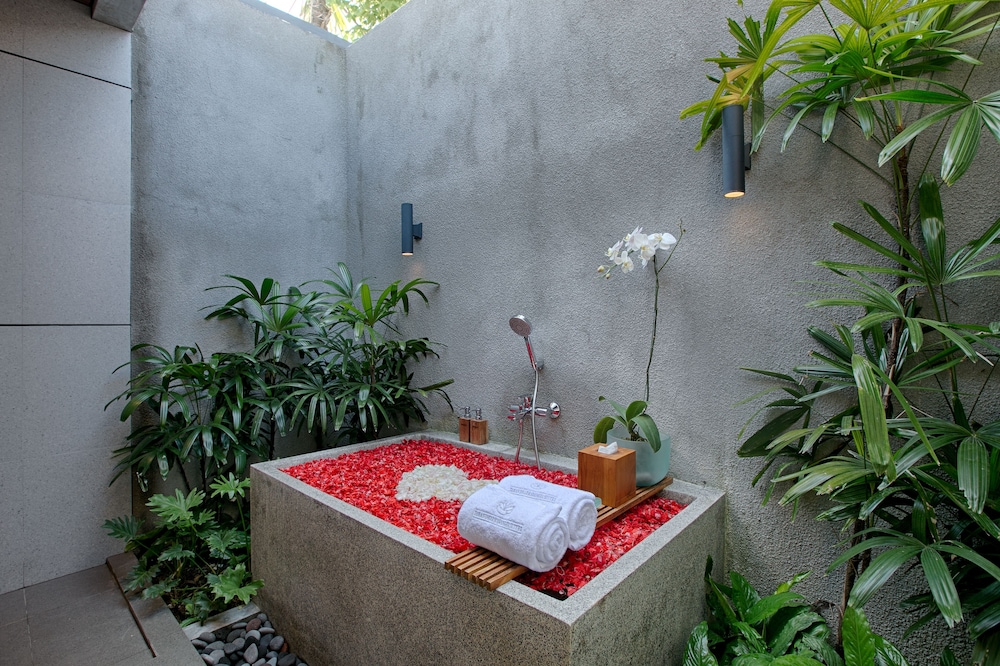 One Bedroom Private Pool Villa - Photo 3