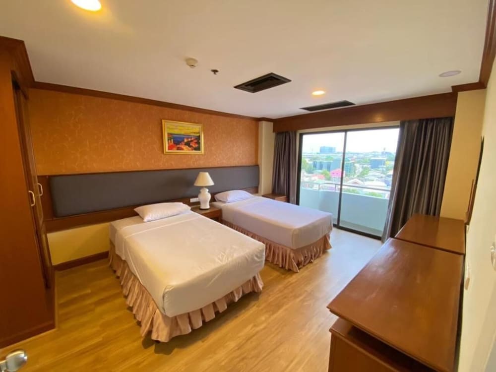 Deluxe Twin Room photo 1