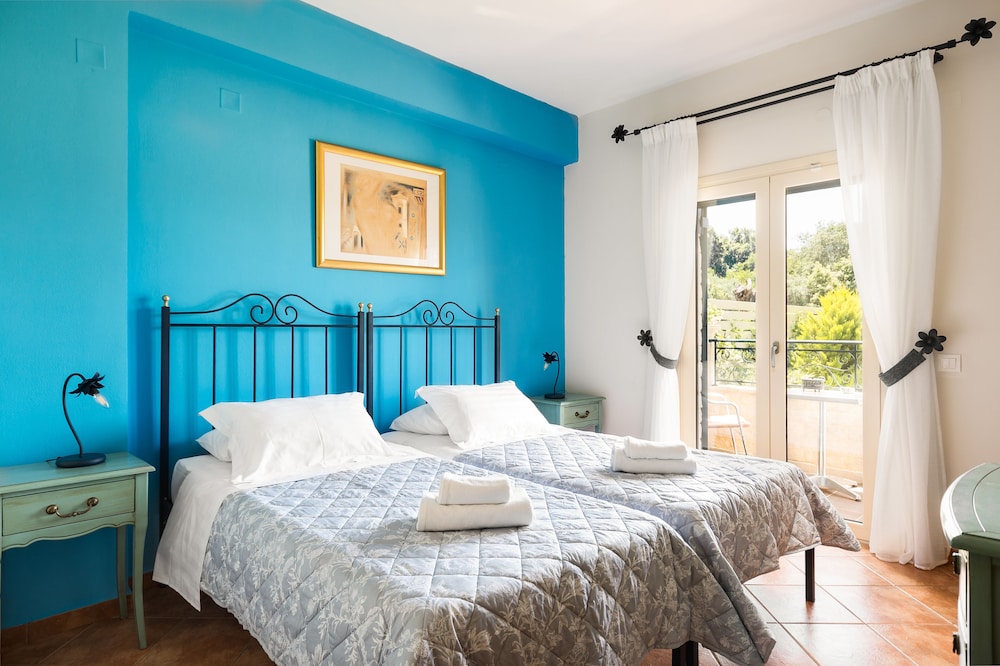 Luxury Villa, 2 Bedrooms, Garden View (Thalassa)