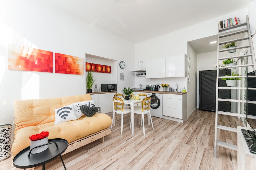 Apartment, Mezzanine photo 1