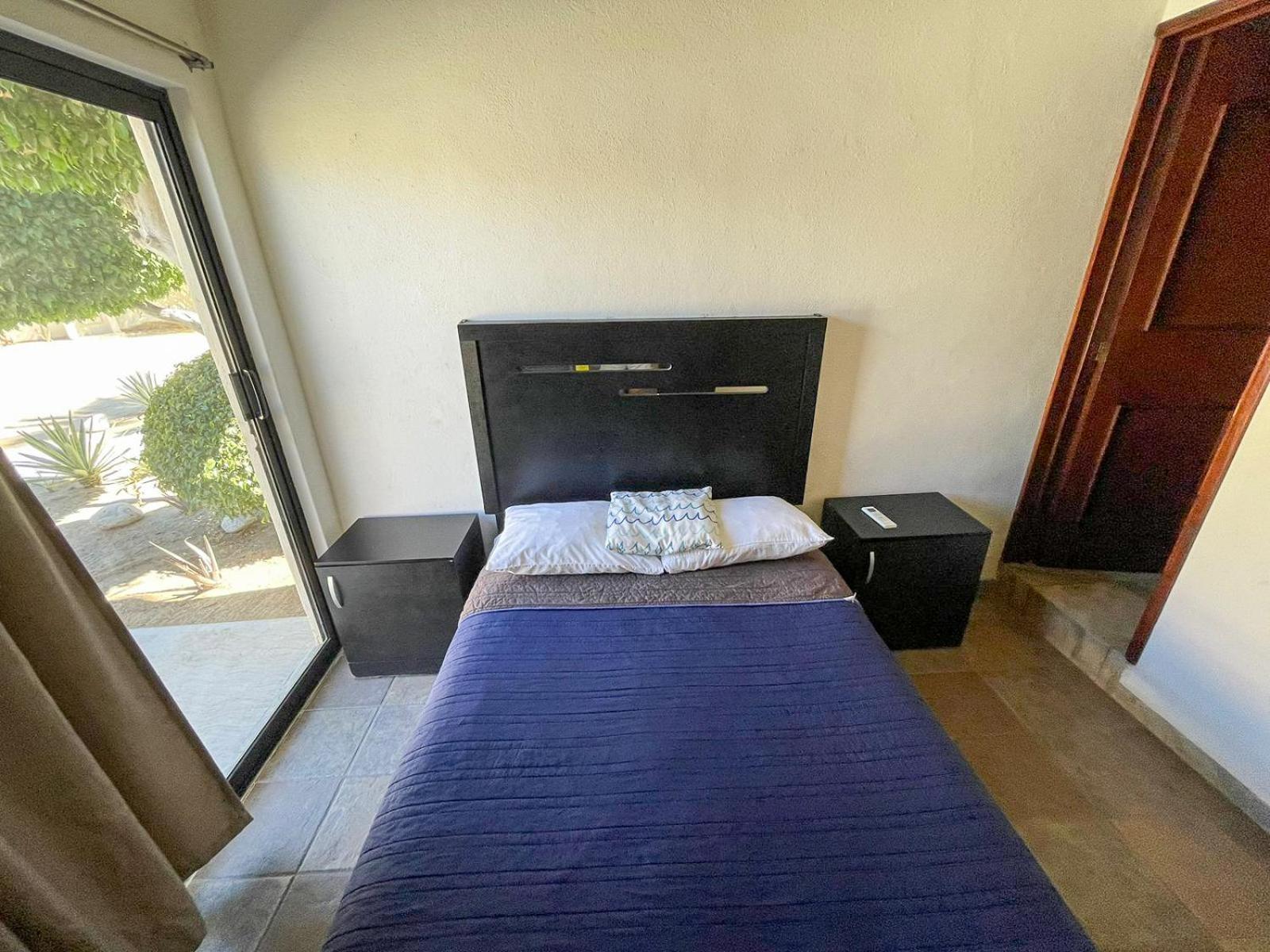 Budget Double Room photo 3