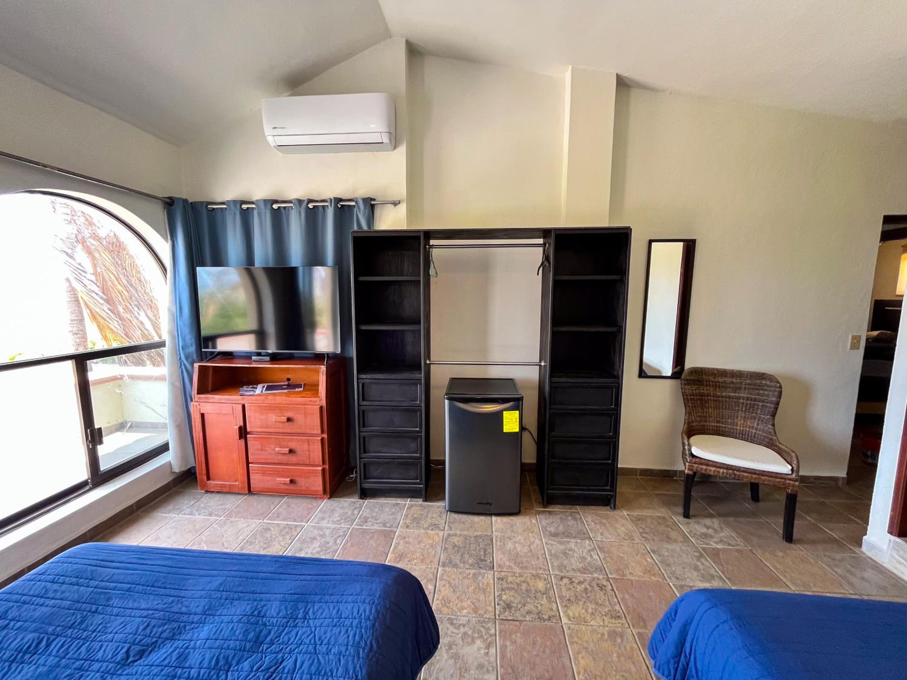 Twin Room with Sea View photo 3