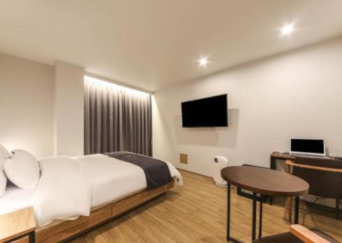 Standard Double Room photo 3