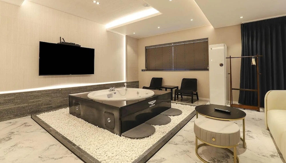 Suite Family Twin Avenue - Spa - Photo 4