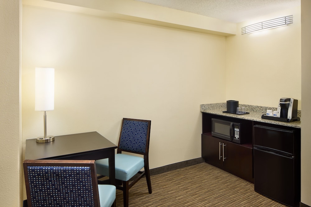Room, 2 Double Beds, Accessible (Communications, Roll-In Shower) - Photo 11