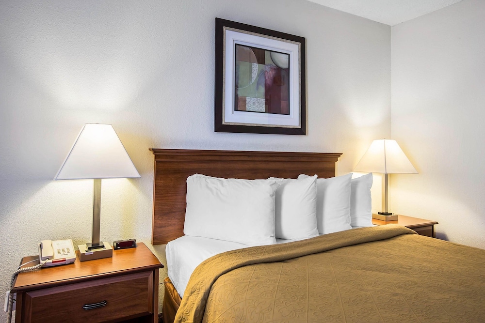 Room, 1 Queen Bed, Non Smoking - Photo 6