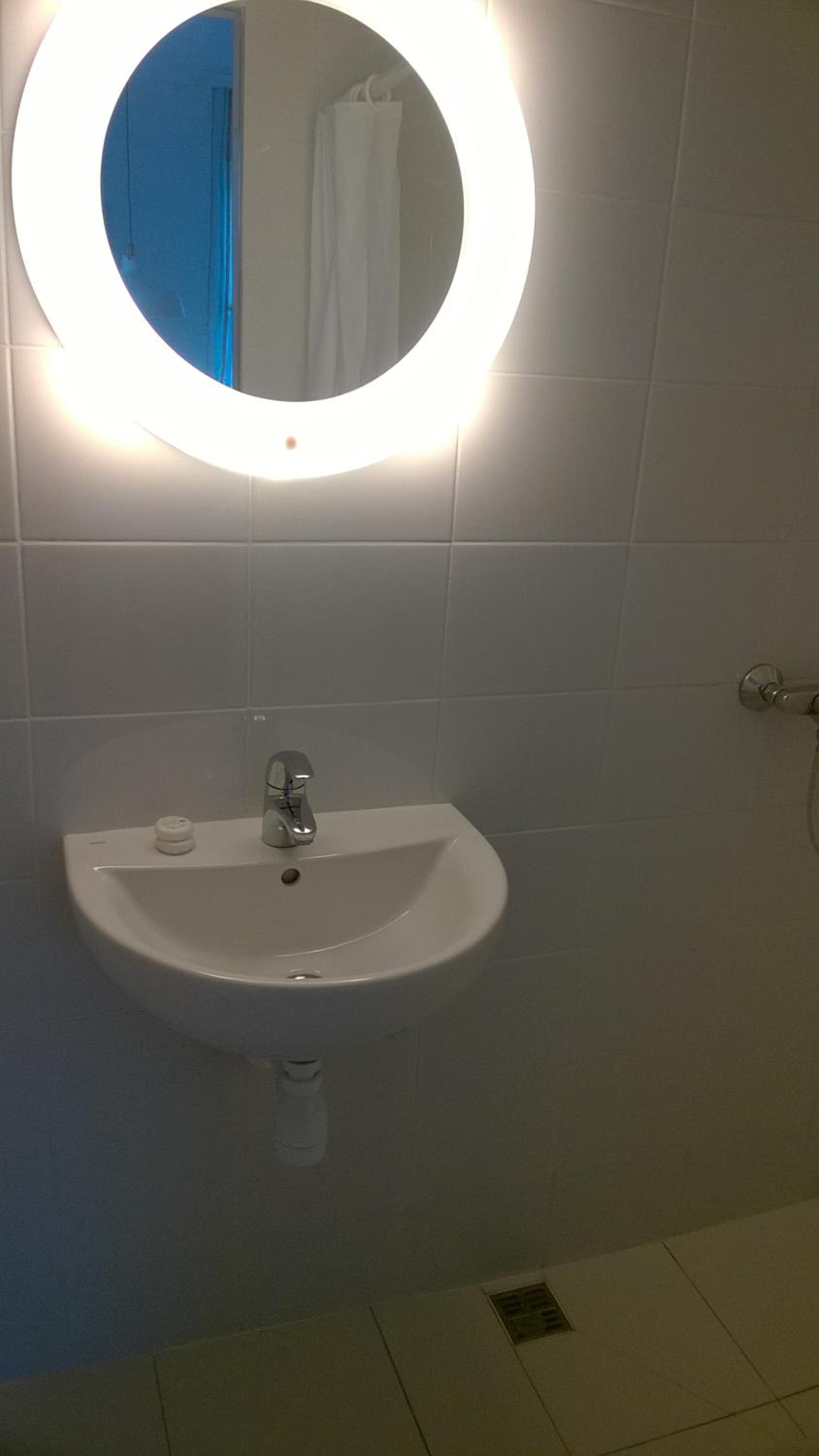 Double or Twin Room with Private Bathroom photo 3