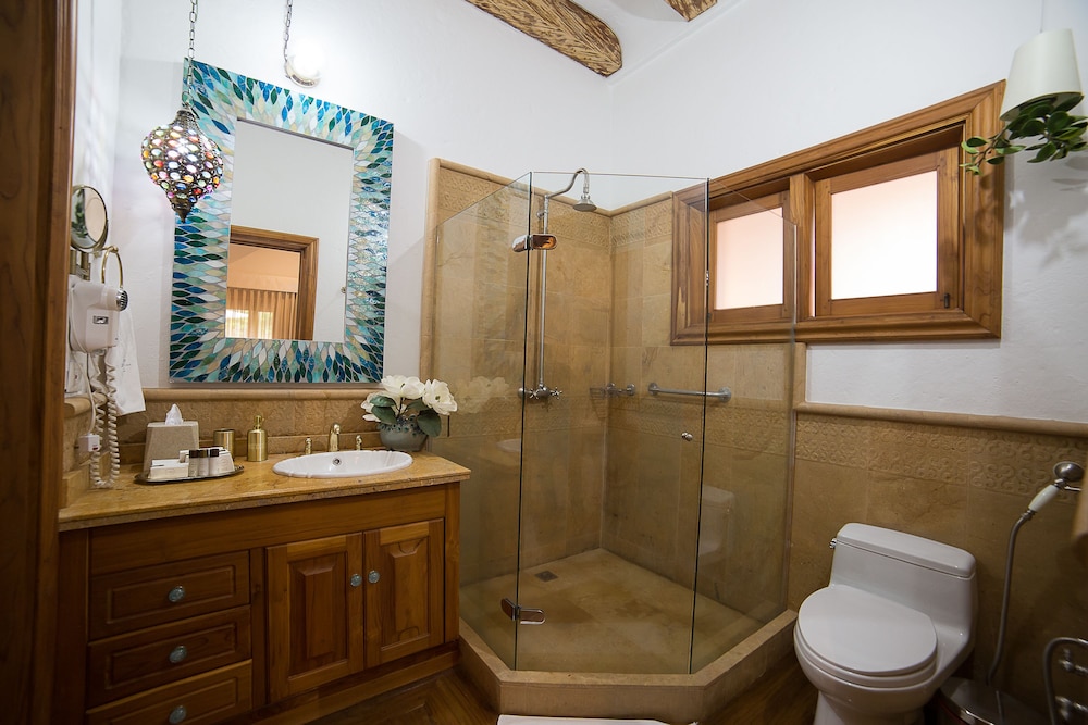 Standard Double or Twin Room - Photo 4