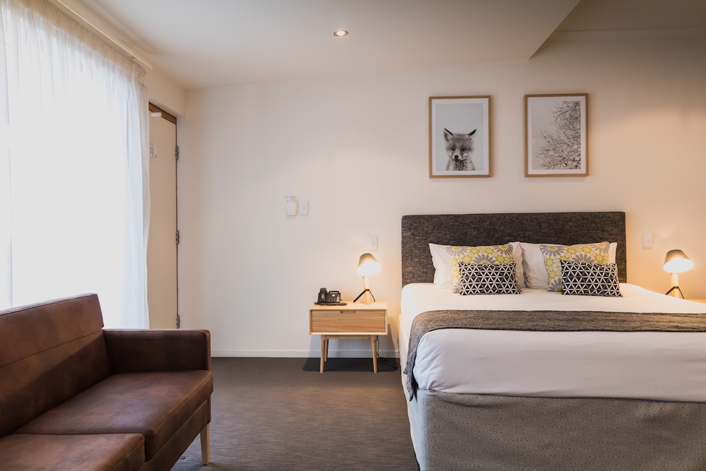 Standard Room, 1 Queen Bed, Non Smoking photo 3