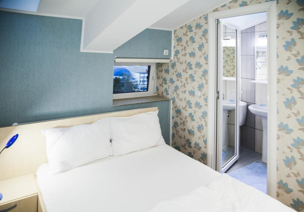 Superior Single Room, 1 Queen Bed, Non Smoking photo 3