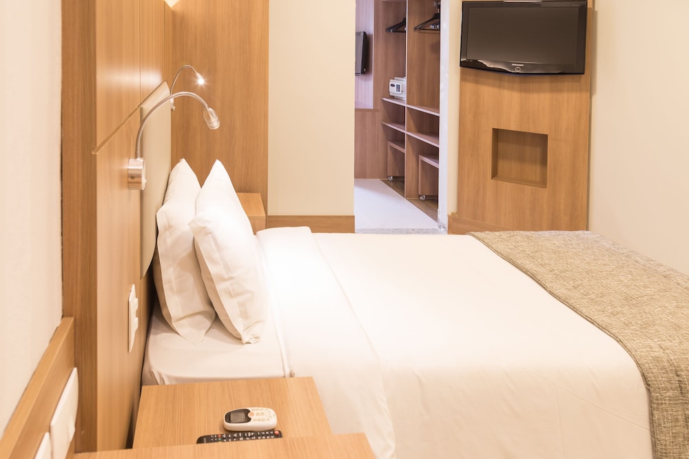 Standard Twin Room - Photo 2