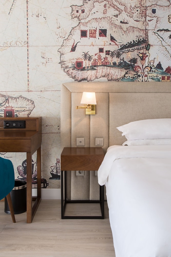 Room, 2 Twin Beds, Balcony, Sea View