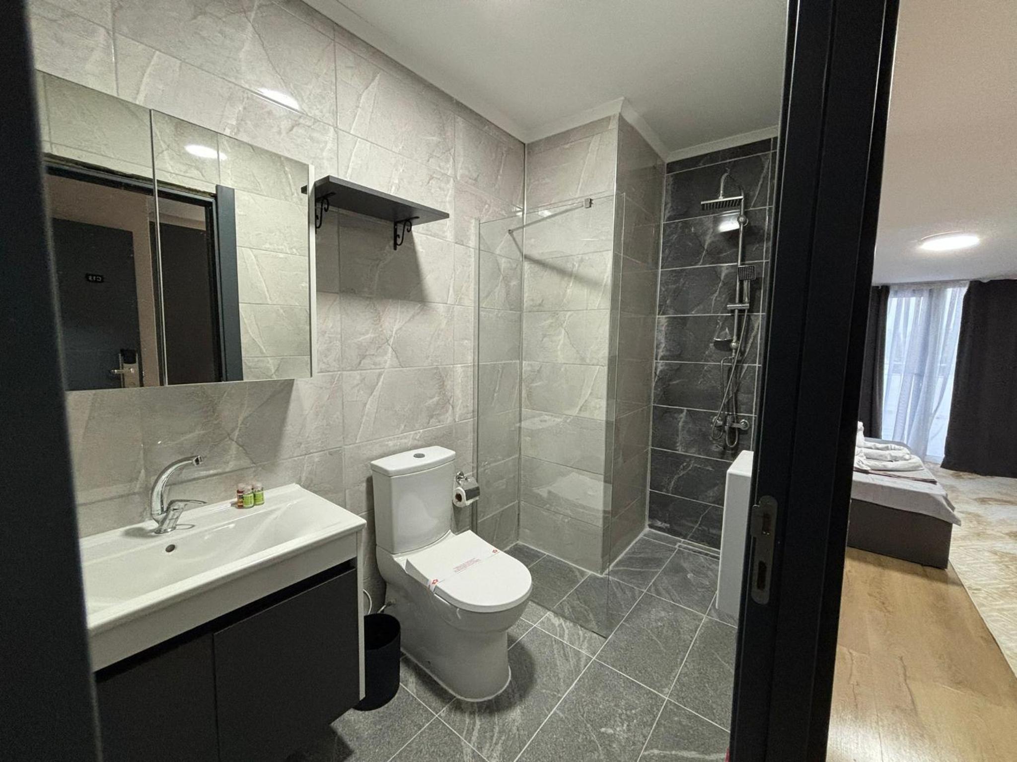 Budget Double Room - Photo 6