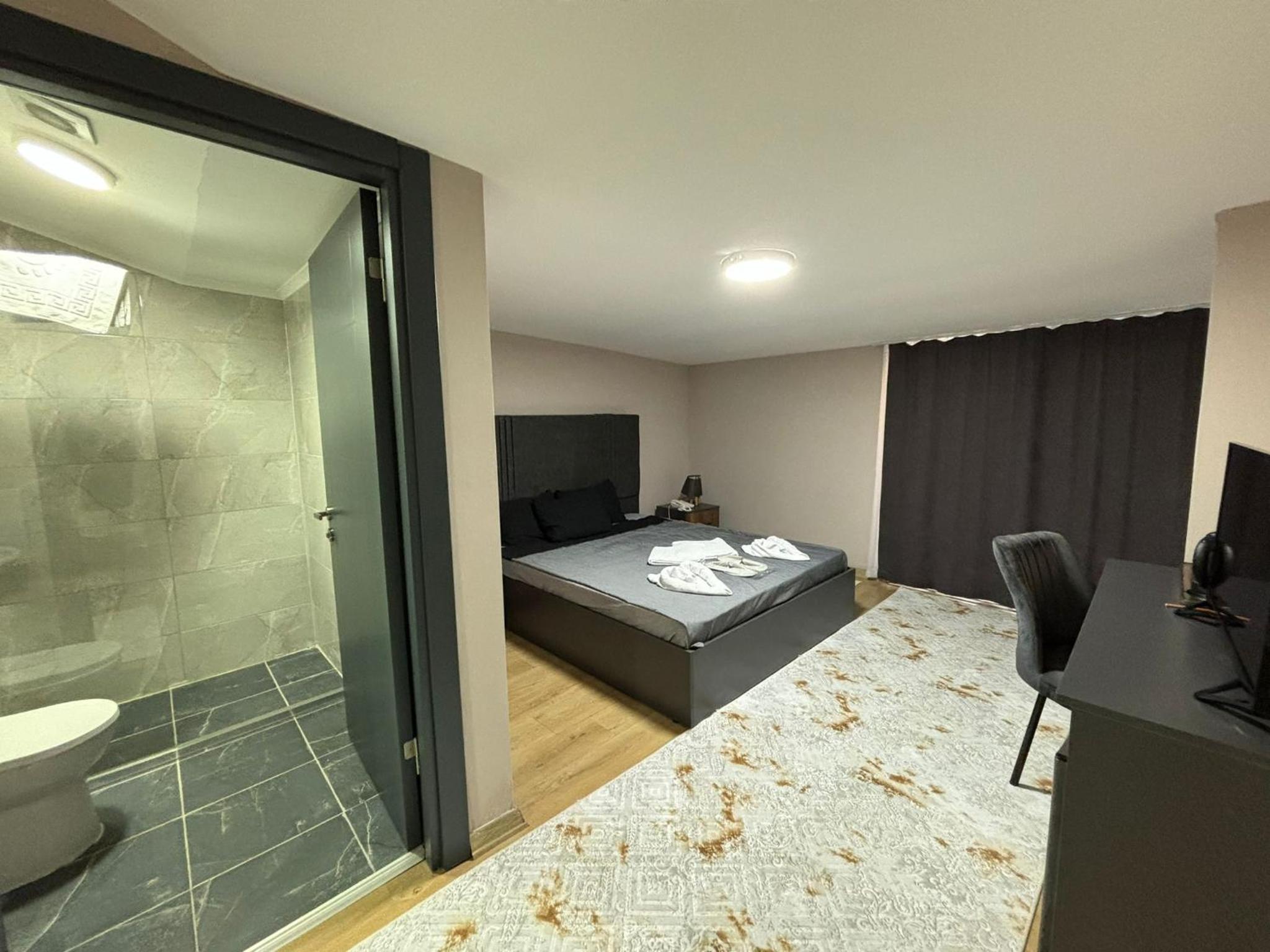 Budget Double Room - Photo 4