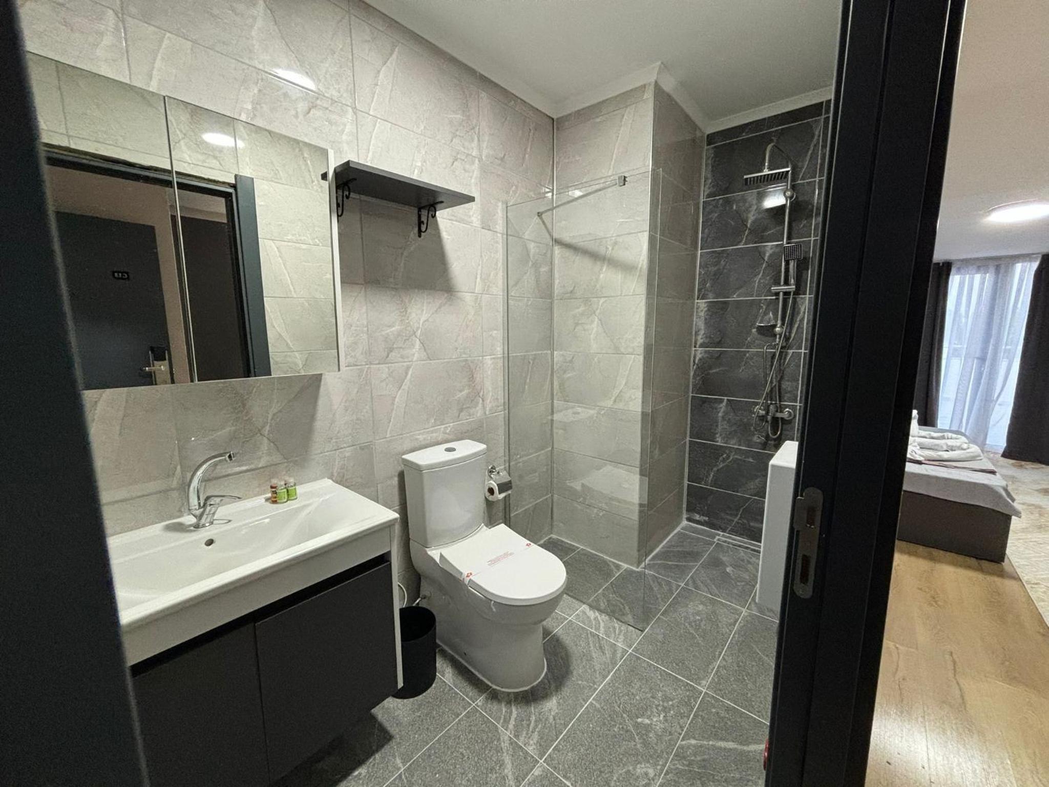 Budget Double Room - Photo 2