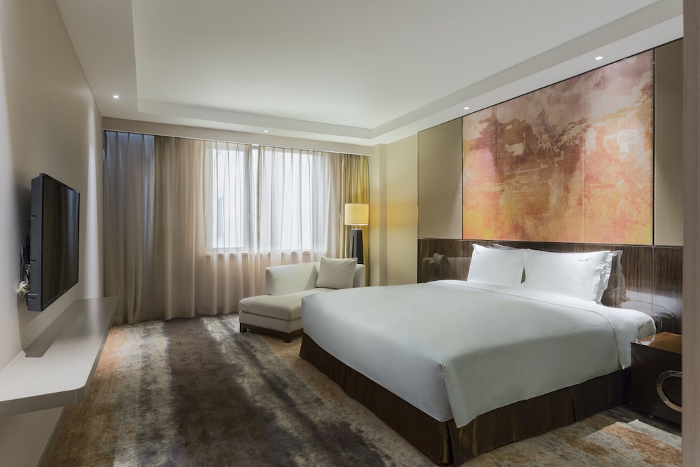 Club Room, 1 King Bed, Smoking