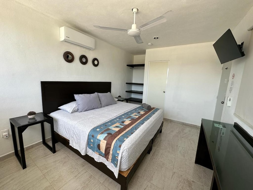 King Size Room with Balcony photo 2