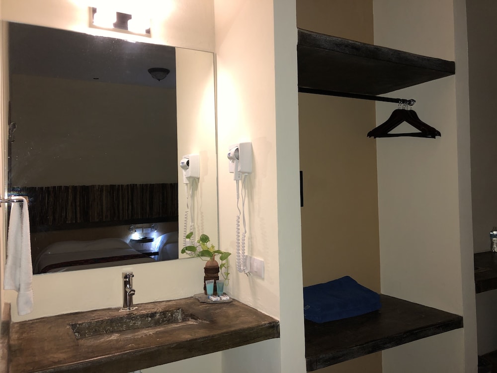 Double Room, 2 Queen Beds (Merida) photo 2