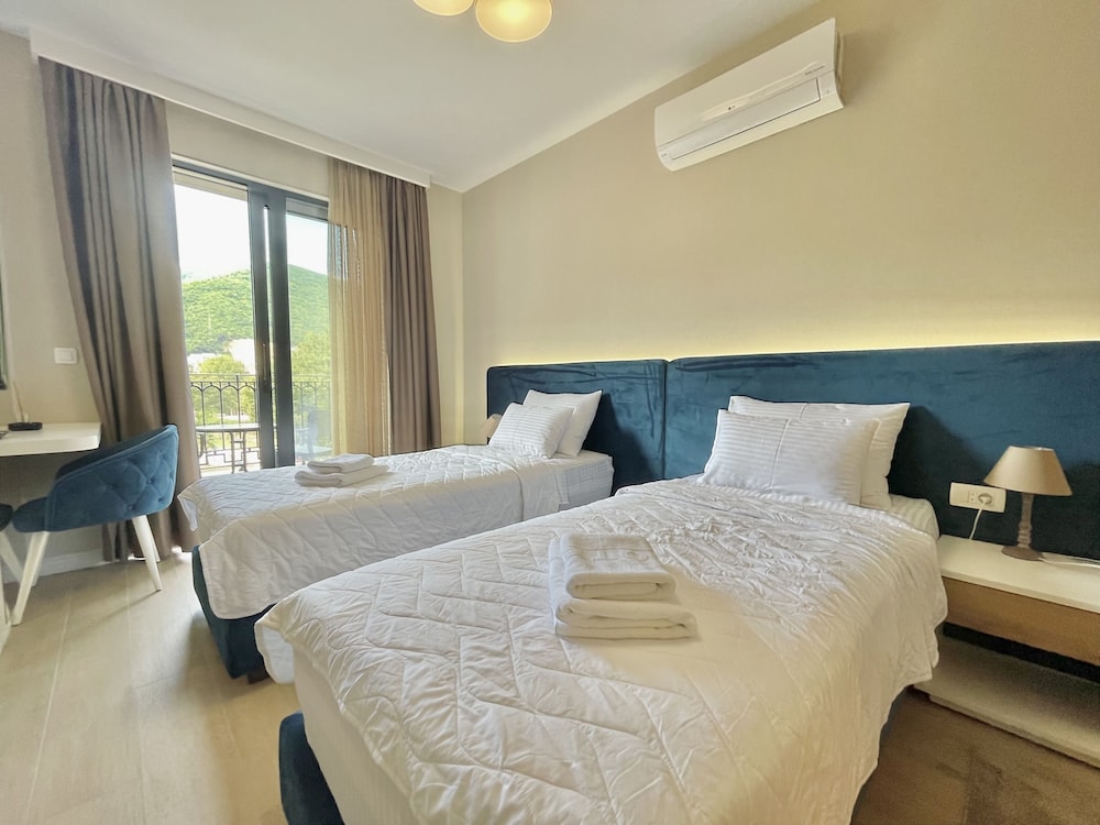 Standard Double or Twin Room - Photo 7