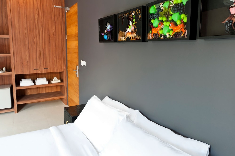 Superior Room with Window - Photo 8