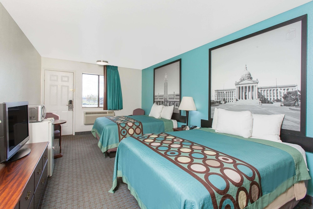 Room, 2 Queen Beds, Non Smoking - Photo 2