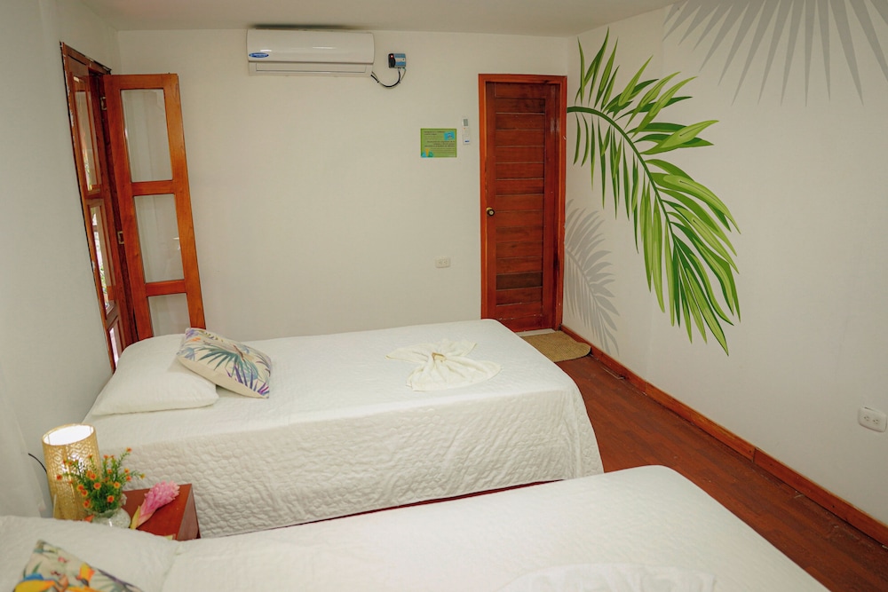 Family Quadruple Room, Multiple Beds, Private Bathroom, Garden View photo 3
