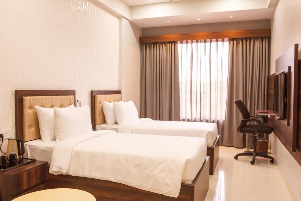 Deluxe Double or Twin Room photo 2