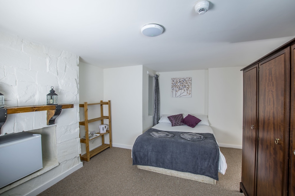 Basic Double Room, 1 Double Bed photo 2