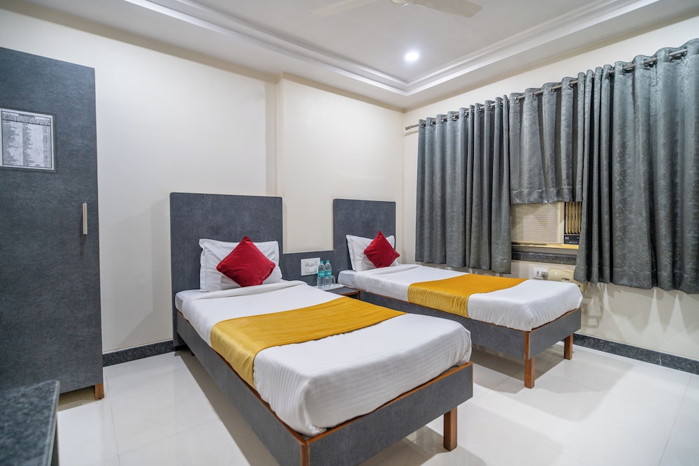 Deluxe Twin Room photo 3