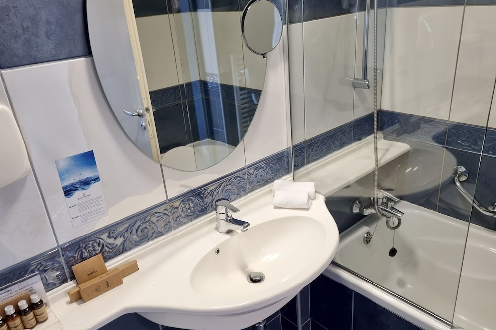 Standard Suite - Photo 3