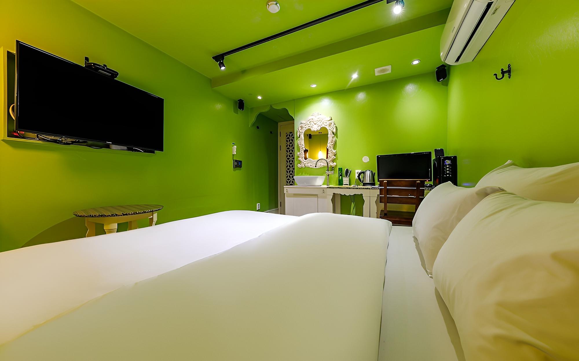 Room (standard Walk-in only (Netflix availa) - Photo 13