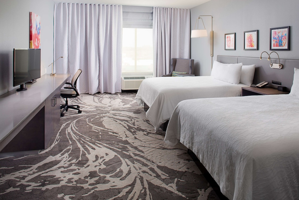 Suite, 2 Queen Beds, Accessible, Non Smoking (Mobility & Hearing, Roll-in Shower) photo 1