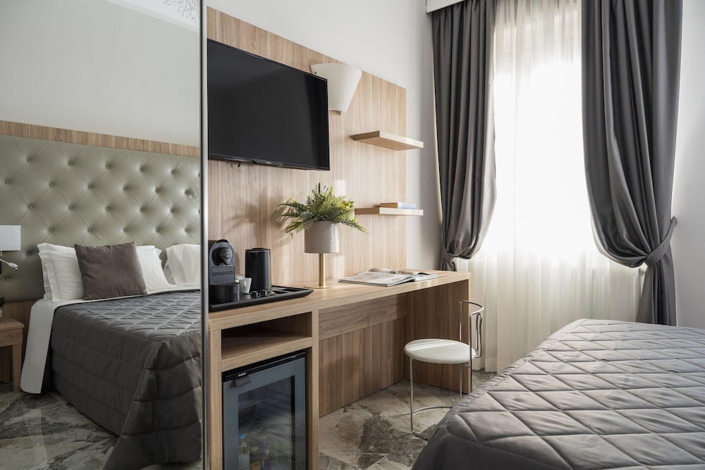 Junior Studio Suite, 1 King Bed photo 2