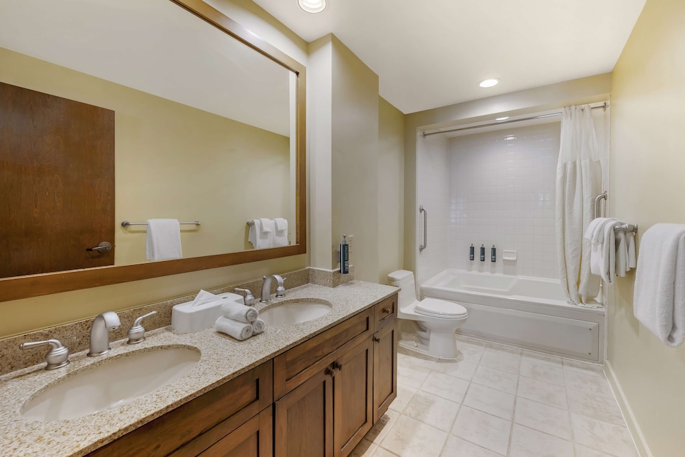 2 Bedroom 1 King 1 Queen - Photo 7