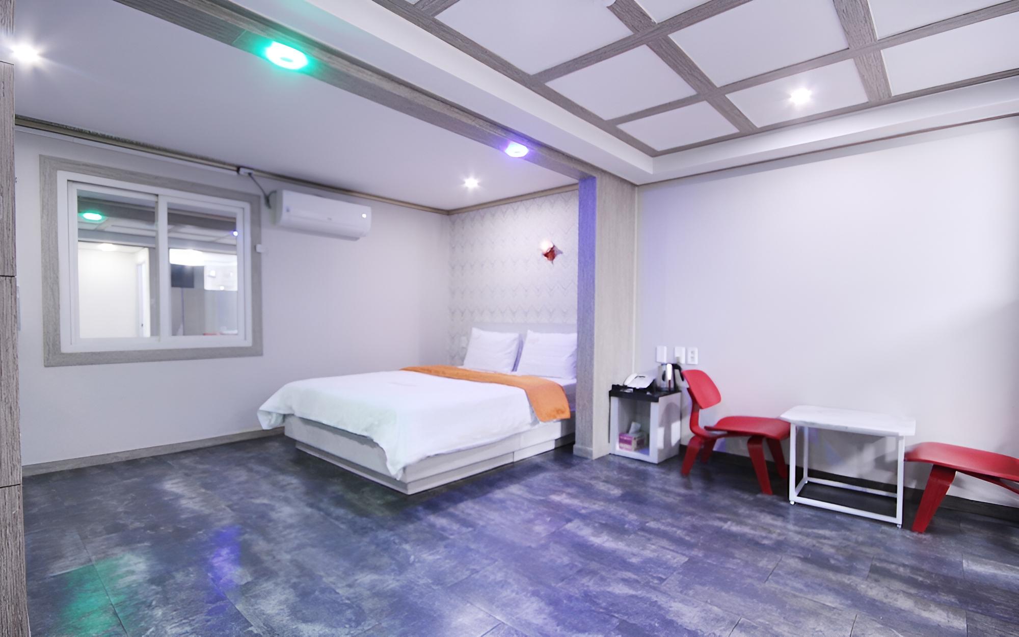 Room (LATE CHECKOUT (Premium Firstcomer Lim) photo 1