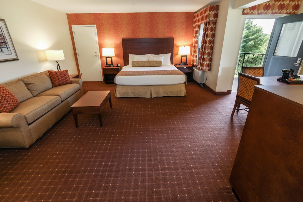 Deluxe Room, 1 King Bed (Fairway) - Photo 5