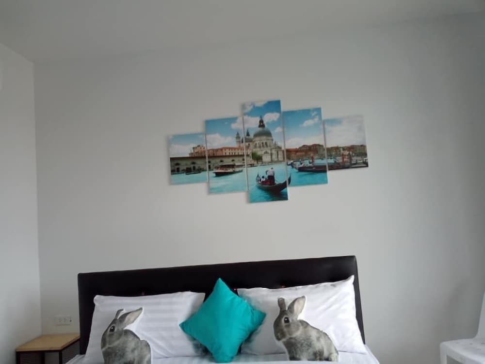Deluxe Double Room with Balcony photo 2