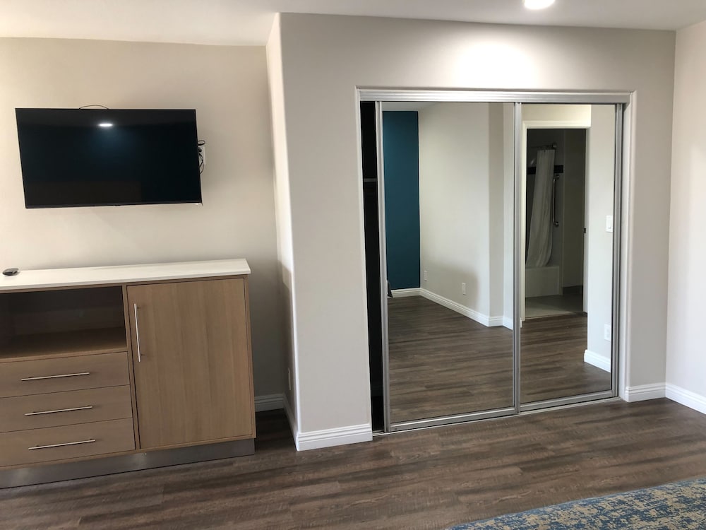 Deluxe Room, 2 Queen Beds (Ground Floor Only) photo 3