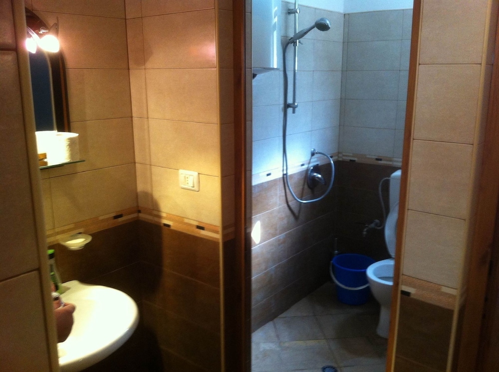 Triple Room, Shared Bathroom photo 2