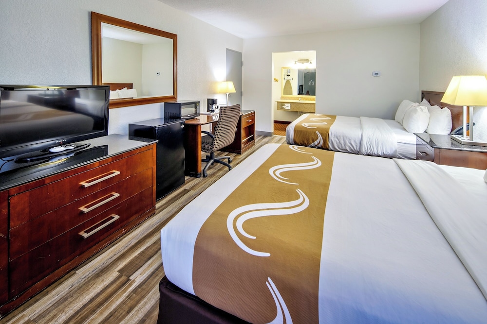 Room, 2 Queen Beds, Non Smoking