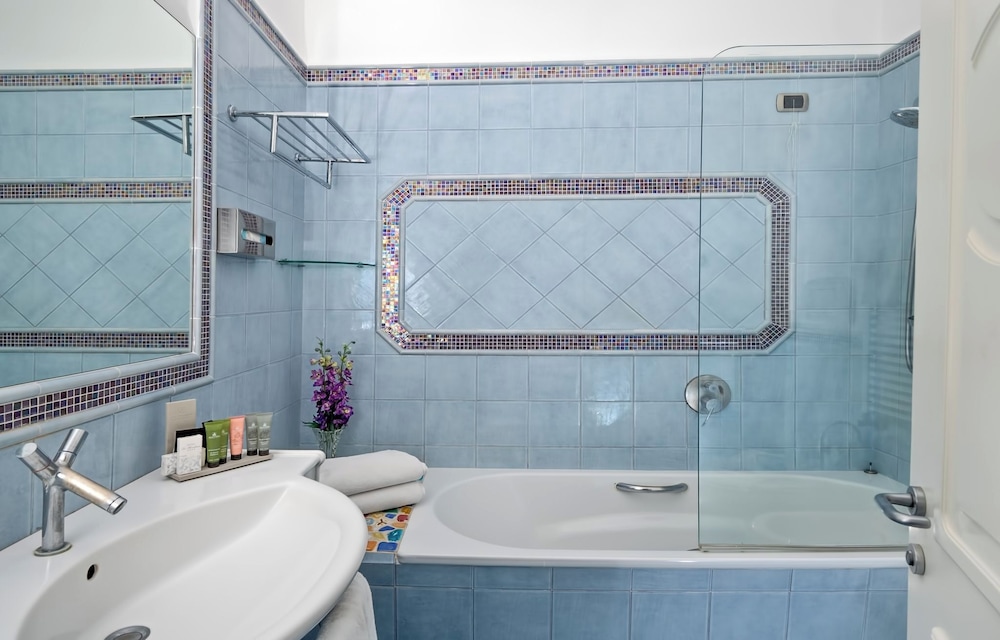 Deluxe Double or Twin Room, Sea View