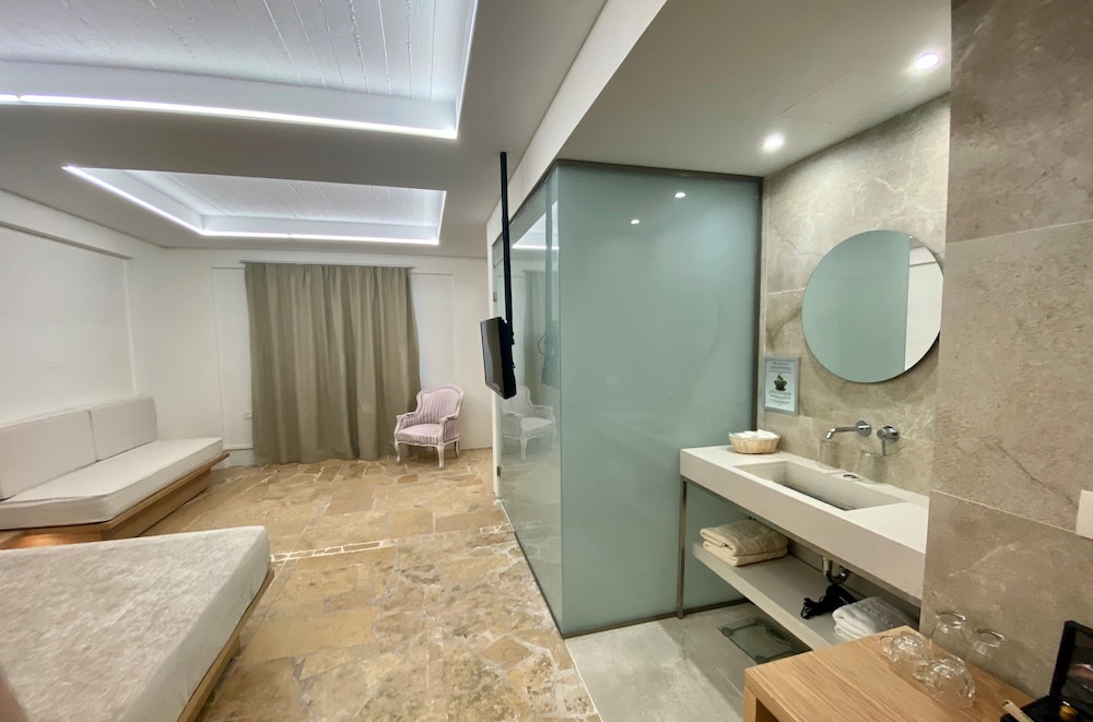 Superior Double Room, Partial Ocean View - Photo 1
