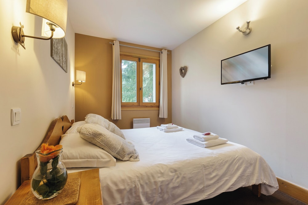 Family Apartment, Multiple Bedrooms (Vallorcine Balme 02 ski in / ski out) photo 3