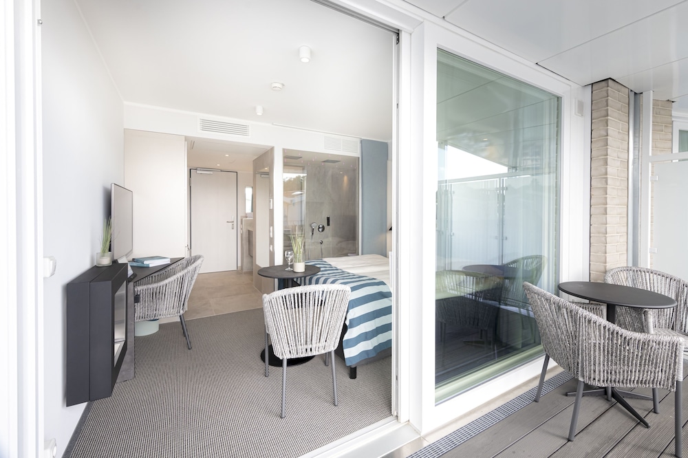 Comfort Room, 1 Bedroom, Non Smoking, Courtyard View