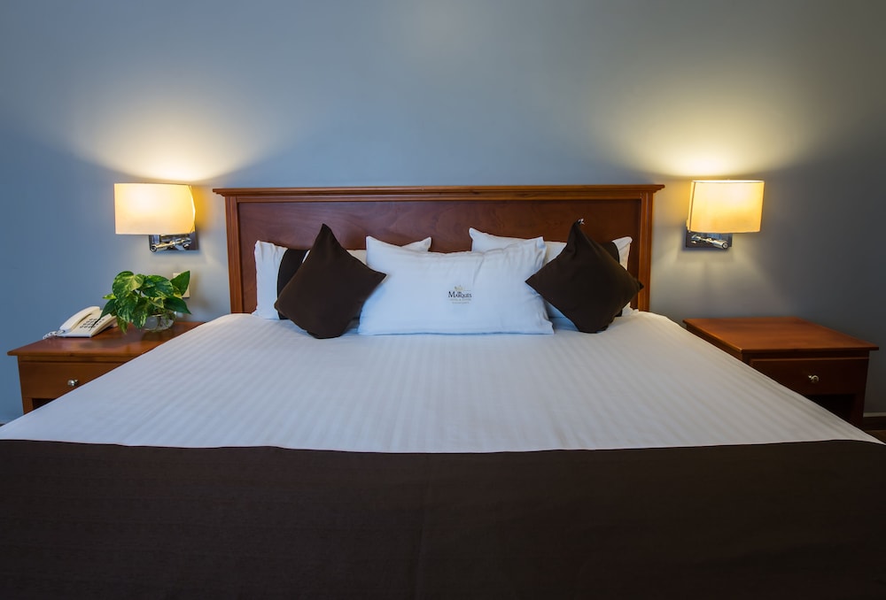 Standard Room, 1 King Bed photo 3
