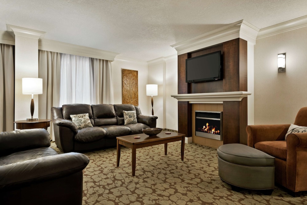 Deluxe Suite, 1 King Bed - Photo 4